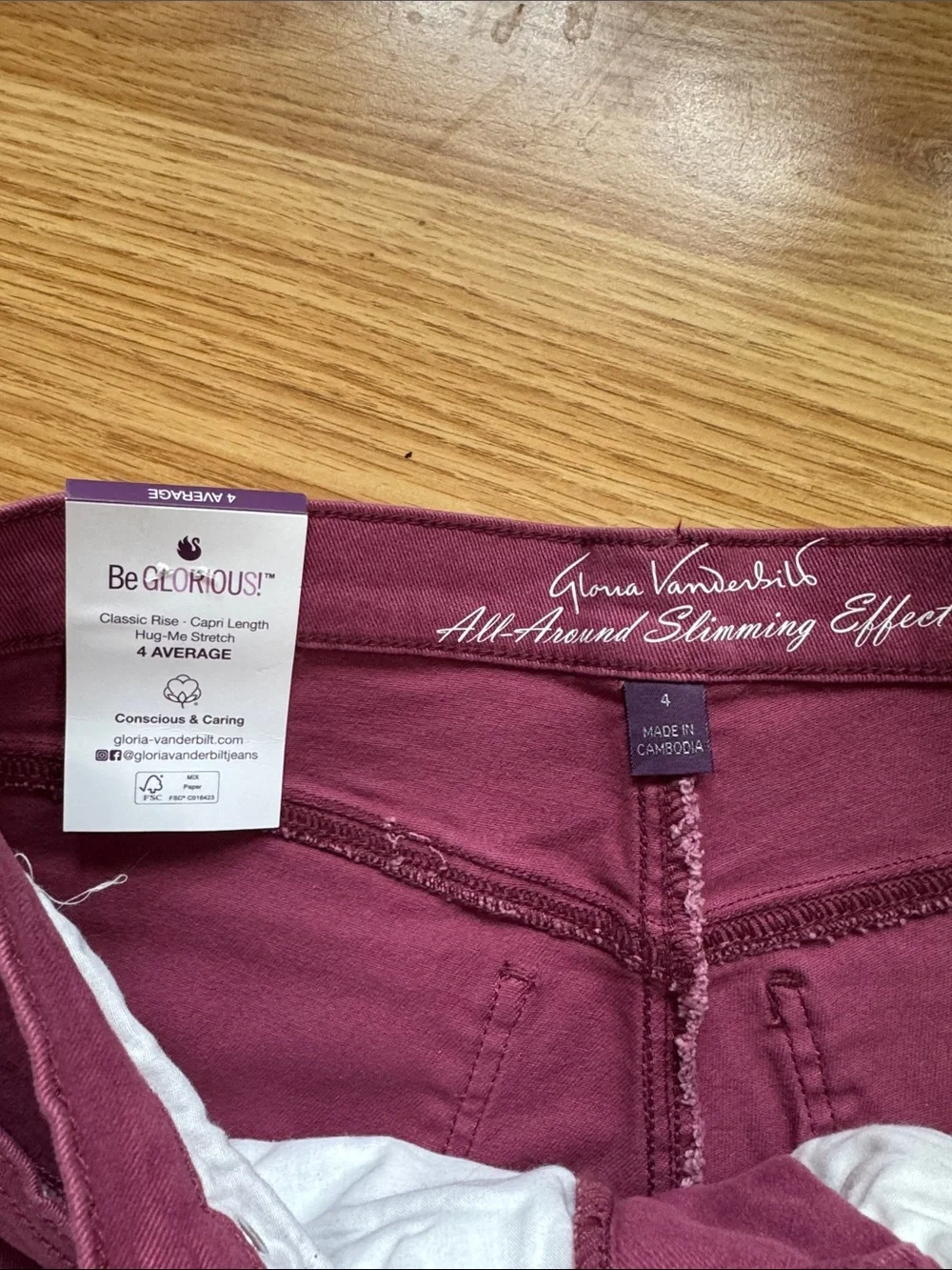 Gloria Vanderbilt 21” ‘Amanda’ Midrise Capris in Plum 🔅 Size 4